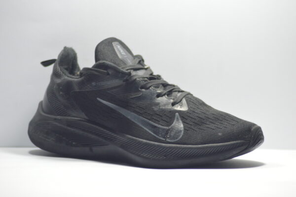NIKE ZOOM WINFLO 7